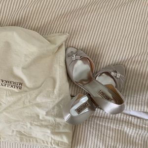 Badgley Mischka peep toe D’orsay pumps